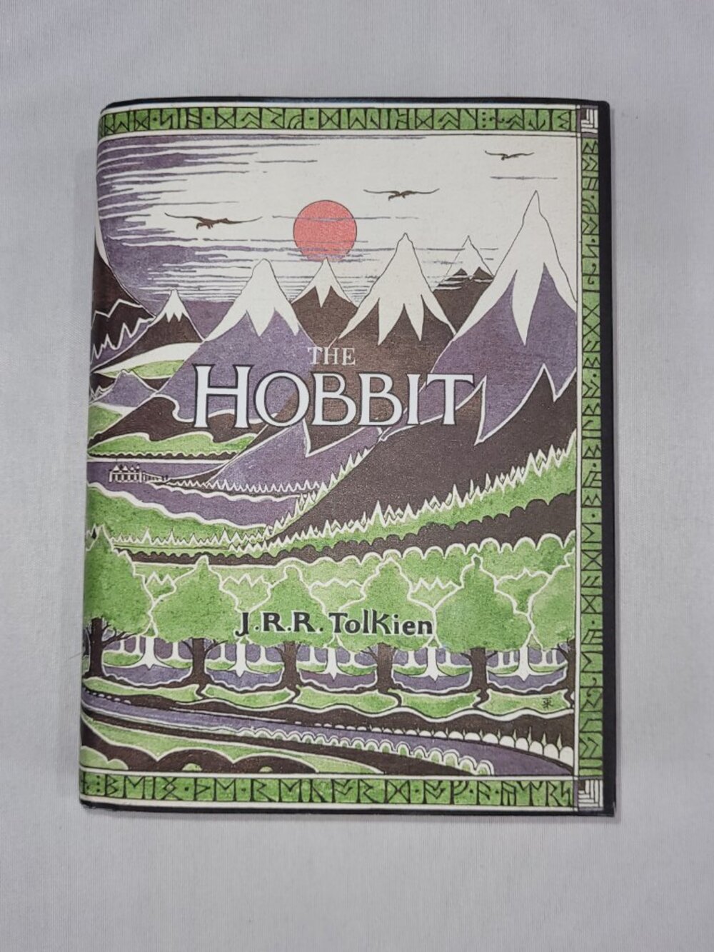JRR Tolkien The Hobbit 2011 Hardcover Book Pocket Edition Hardback
